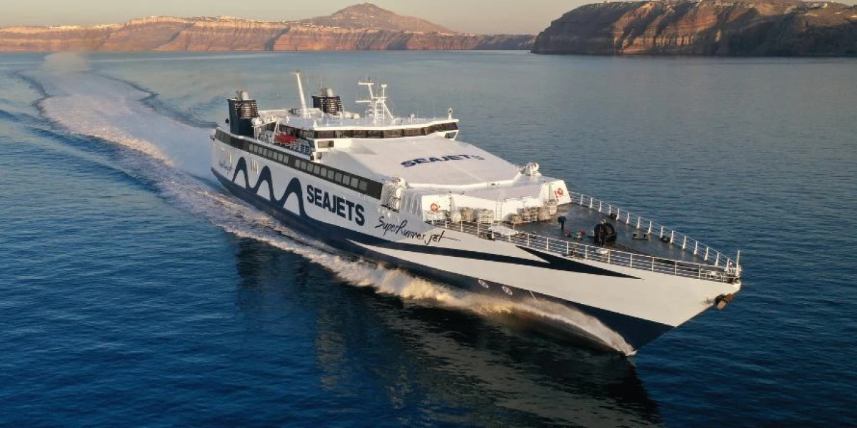 Super Runner Jet high-speed ferry at Rafina