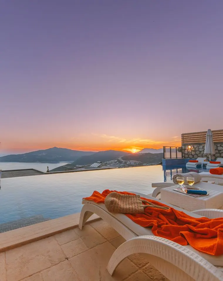 Hotels and flights for your trip to Greece